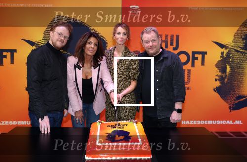Amsterdam 30 november 2021
Presentatie cast Hij gelooft in mij met oa Martijn Fischer Roosmarijn Luyten Fabian Jansen Annick Boer en rachel Hazes .