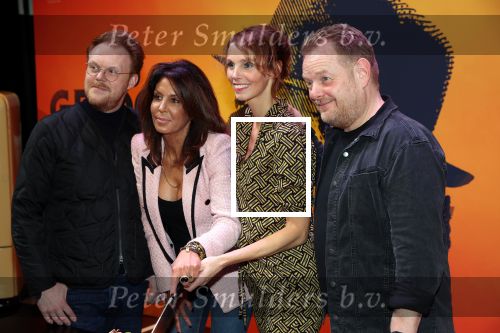 Amsterdam 30 november 2021
Presentatie cast Hij gelooft in mij met oa Martijn Fischer Roosmarijn Luyten Fabian Jansen Annick Boer en rachel Hazes .