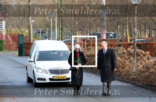 Emmeloord 10 december 2021
Begrafenis Arie Ribbens .Aanwezig zijn vrouw Cea Ribbens zijn dochter met gezin en oa Bonnie St Claire en Jacques Herb met zijn vrouw . De man van Bonnie Anne Jan Jongbloed verzorgt de uitvaart.
