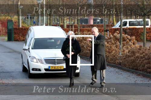 Emmeloord 10 december 2021
Begrafenis Arie Ribbens .Aanwezig zijn vrouw Cea Ribbens zijn dochter met gezin en oa Bonnie St Claire en Jacques Herb met zijn vrouw . De man van Bonnie Anne Jan Jongbloed verzorgt de uitvaart.