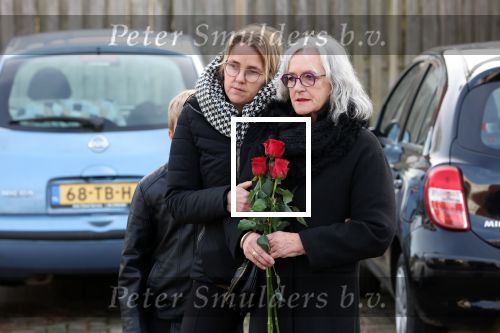 Emmeloord 10 december 2021
Begrafenis Arie Ribbens .Aanwezig zijn vrouw Cea Ribbens zijn dochter met gezin en oa Bonnie St Claire en Jacques Herb met zijn vrouw . De man van Bonnie Anne Jan Jongbloed verzorgt de uitvaart.