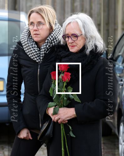 Emmeloord 10 december 2021
Begrafenis Arie Ribbens .Aanwezig zijn vrouw Cea Ribbens zijn dochter met gezin en oa Bonnie St Claire en Jacques Herb met zijn vrouw . De man van Bonnie Anne Jan Jongbloed verzorgt de uitvaart.