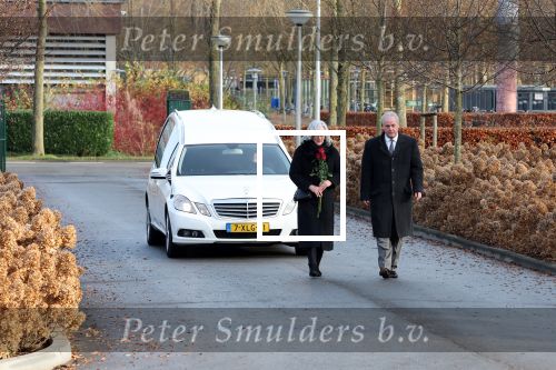Emmeloord 10 december 2021
Begrafenis Arie Ribbens .Aanwezig zijn vrouw Cea Ribbens zijn dochter met gezin en oa Bonnie St Claire en Jacques Herb met zijn vrouw . De man van Bonnie Anne Jan Jongbloed verzorgt de uitvaart.