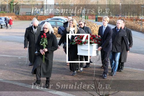 Emmeloord 10 december 2021
Begrafenis Arie Ribbens .Aanwezig zijn vrouw Cea Ribbens zijn dochter met gezin en oa Bonnie St Claire en Jacques Herb met zijn vrouw . De man van Bonnie Anne Jan Jongbloed verzorgt de uitvaart.