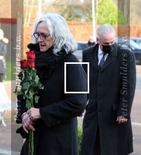 Emmeloord 10 december 2021
Begrafenis Arie Ribbens .Aanwezig zijn vrouw Cea Ribbens zijn dochter met gezin en oa Bonnie St Claire en Jacques Herb met zijn vrouw . De man van Bonnie Anne Jan Jongbloed verzorgt de uitvaart.