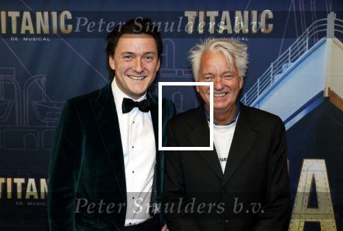Almere 21 november 2021
Premiere van musical the Titanic in schouwburg Almere. Dick Beijer met zoon