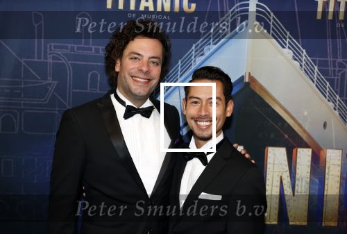 Almere 21 november 2021
Premiere van musical the Titanic in schouwburg Almere. Diederick Ensink met vriend