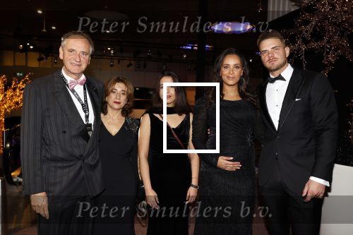 Amstrerdam 20 november 2021
VIP opening Masters Expo in de Rai . De fair heette voorheen Luxury fair. Erik de Vlieger met zijn vrouw en zoon Mick met zijn zwangere vrouw Dyantha Brooks
