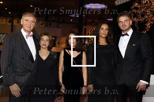 Amstrerdam 20 november 2021
VIP opening Masters Expo in de Rai . De fair heette voorheen Luxury fair. Erik de Vlieger met zijn vrouw en zoon Mick met zijn zwangere vrouw Dyantha Brooks