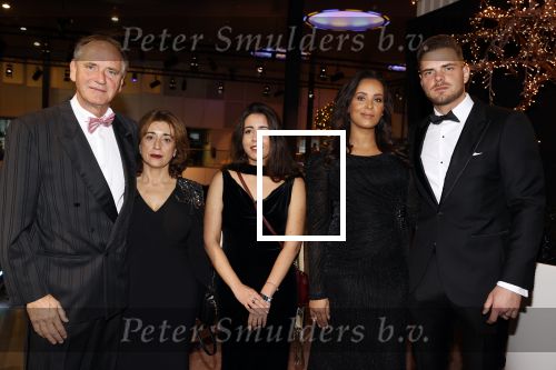 Amstrerdam 20 november 2021
VIP opening Masters Expo in de Rai . De fair heette voorheen Luxury fair. Erik de Vlieger met zijn vrouw en zoon Mick met zijn zwangere vrouw Dyantha Brooks