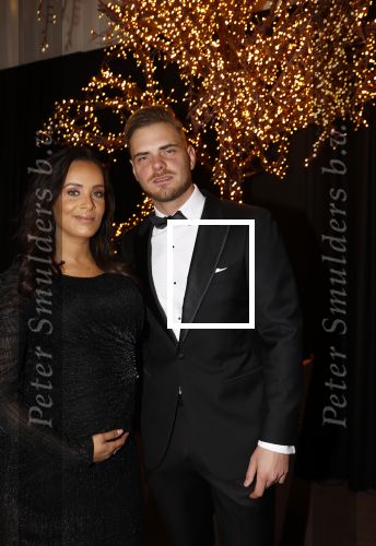 Amstrerdam 20 november 2021
VIP opening Masters Expo in de Rai . De fair heette voorheen Luxury fair. Erik de Vlieger met zijn vrouw en zoon Mick met zijn zwangere vrouw Dyantha Brooks