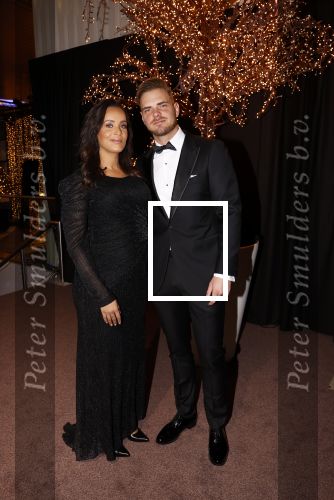 Amstrerdam 20 november 2021
VIP opening Masters Expo in de Rai . De fair heette voorheen Luxury fair. Erik de Vlieger met zijn vrouw en zoon Mick met zijn zwangere vrouw Dyantha Brooks