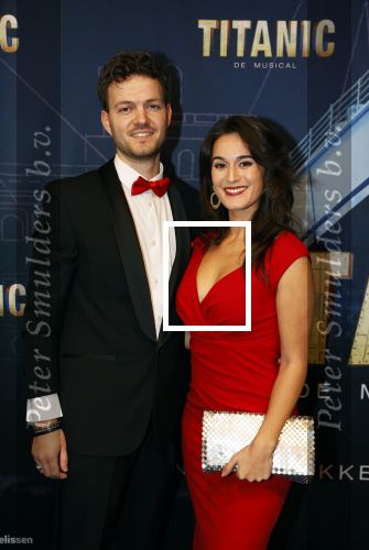 Almere 21 november 2021
Premiere van musical the Titanic in schouwburg Almere. esmee Dekker met haar vriend