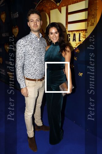Aalsmeer 28 november 2021
Premiere One de musical . Esmee Dekker en partner Florian