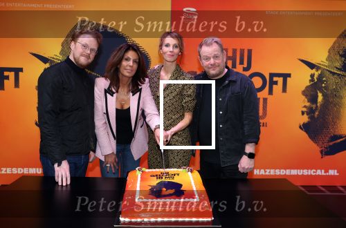 Amsterdam 30 november 2021
Presentatie cast Hij gelooft in mij met oa Martijn Fischer Roosmarijn Luyten Fabian Jansen Annick Boer en rachel Hazes .