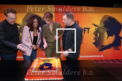 Amsterdam 30 november 2021
Presentatie cast Hij gelooft in mij met oa Martijn Fischer Roosmarijn Luyten Fabian Jansen Annick Boer en rachel Hazes .