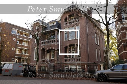 Amsterdam 23 november 2021
De verbouwing van het huis van Gigi ravelli en haar man Roger Hodenius is eibdelijk klaar . De verbouwing heeft bijna 4 jaar geduurd.