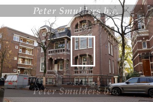 Amsterdam 23 november 2021
De verbouwing van het huis van Gigi ravelli en haar man Roger Hodenius is eibdelijk klaar . De verbouwing heeft bijna 4 jaar geduurd.