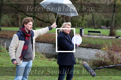 Amsterdam 3 december 2021
Anouk Smulders heeft opnames voor SBS6 programma inzake het KWF . Hans Klok heeft lampion bij voor zijn overleden assistente Nathalie Hoop.