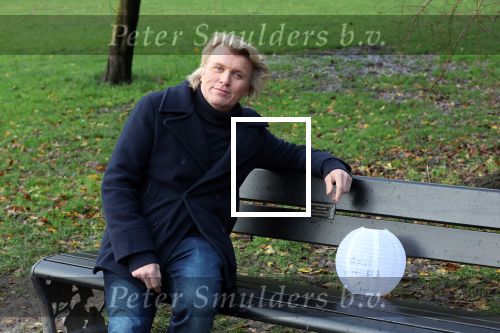 Amsterdam 3 december 2021
Anouk Smulders heeft opnames voor SBS6 programma inzake het KWF . Hans Klok heeft lampion bij voor zijn overleden assistente Nathalie Hoop.