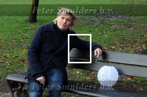 Amsterdam 3 december 2021
Anouk Smulders heeft opnames voor SBS6 programma inzake het KWF . Hans Klok heeft lampion bij voor zijn overleden assistente Nathalie Hoop.