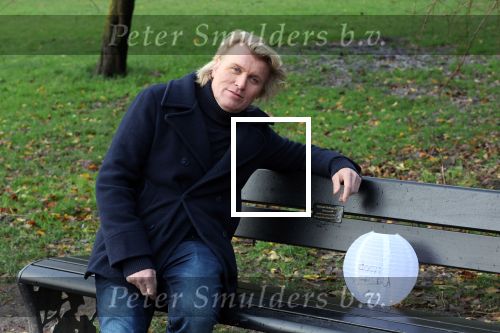 Amsterdam 3 december 2021
Anouk Smulders heeft opnames voor SBS6 programma inzake het KWF . Hans Klok heeft lampion bij voor zijn overleden assistente Nathalie Hoop.