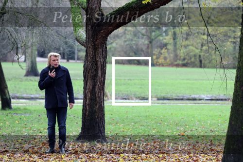 Amsterdam 3 december 2021
Anouk Smulders heeft opnames voor SBS6 programma inzake het KWF . Hans Klok heeft lampion bij voor zijn overleden assistente Nathalie Hoop.