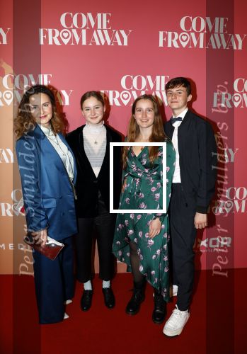 Rotterdam 18 november 2021
Premiere Come from away in het nieuwe Luxor theater.