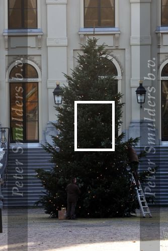 Den Haag 7 december 2021
Prinses Amalia is vandaag 18 jaar oud geworden . Prinses Amalia is met haar moeder Koningin Maxima wezen winkelen . Kerstboom en kerstversiering bij Huis ten Bosch