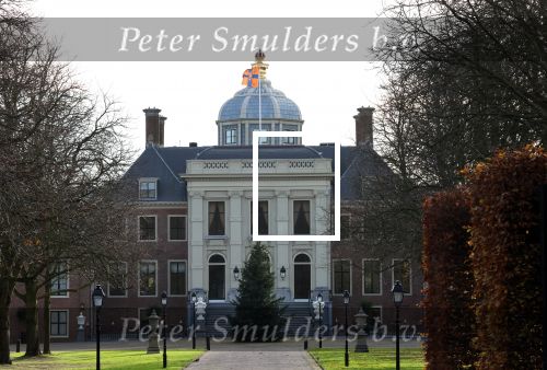 Den Haag 7 december 2021
Prinses Amalia is vandaag 18 jaar oud geworden . Prinses Amalia is met haar moeder Koningin Maxima wezen winkelen . Het vaandel op Huis ten Bosch