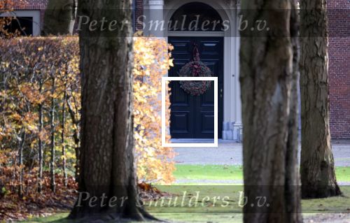 Den Haag 7 december 2021
Prinses Amalia is vandaag 18 jaar oud geworden . Prinses Amalia is met haar moeder Koningin Maxima wezen winkelen . Kerstboom en kerstversiering bij Huis ten Bosch