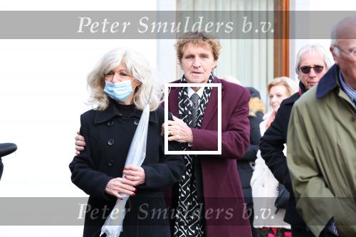 Emmeloord 10 december 2021
Begrafenis Arie Ribbens .Aanwezig zijn vrouw Cea Ribbens zijn dochter met gezin en oa Bonnie St Claire en Jacques Herb met zijn vrouw . De man van Bonnie Anne Jan Jongbloed verzorgt de uitvaart.