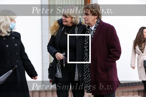 Emmeloord 10 december 2021
Begrafenis Arie Ribbens .Aanwezig zijn vrouw Cea Ribbens zijn dochter met gezin en oa Bonnie St Claire en Jacques Herb met zijn vrouw . De man van Bonnie Anne Jan Jongbloed verzorgt de uitvaart.