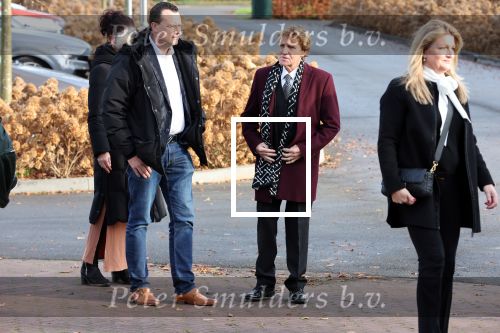 Emmeloord 10 december 2021
Begrafenis Arie Ribbens .Aanwezig zijn vrouw Cea Ribbens zijn dochter met gezin en oa Bonnie St Claire en Jacques Herb met zijn vrouw . De man van Bonnie Anne Jan Jongbloed verzorgt de uitvaart.