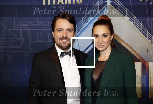 Almere 21 november 2021
Premiere van musical the Titanic in schouwburg Almere. Job Bovenlander met partner Chava voor in \'t Holt