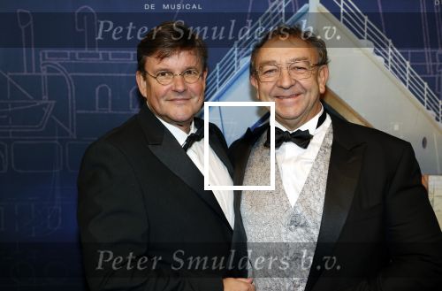 Almere 21 november 2021
Premiere van musical the Titanic in schouwburg Almere. Jon v Eerd met partner