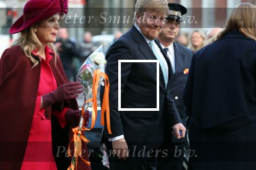 Den Haag 8 december 2021
Prinses Amalia arriveert voor de buitengewone vergadering van de Raad van State. Naast de prinses waren ook koning Willem Alexander en koningin Maxima bij de buitengewone vergadering aanwezig.
Na de vergadering ging Amalia in de tuin een boom planten.