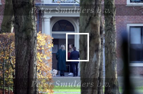 Den Haag 7 december 2021
Prinses Amalia is vandaag 18 jaar oud geworden . Prinses Amalia is met haar moeder Koningin Maxima wezen winkelen .