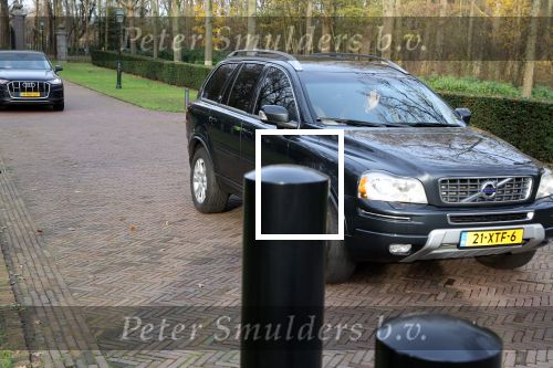 Den Haag 7 december 2021
Prinses Amalia is vandaag 18 jaar oud geworden . Prinses Amalia is met haar moeder Koningin Maxima wezen winkelen . Maxima rijdt in een volvo jeep