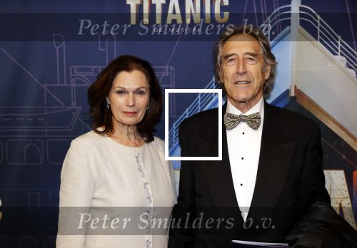 Almere 21 november 2021
Premiere van musical the Titanic in schouwburg Almere. Liz Snoijink met man