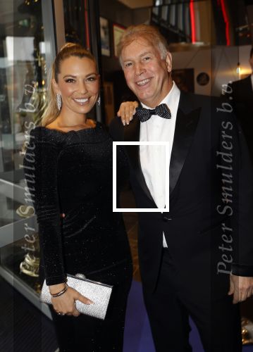 Aalsmeer 28 november 2021
Premiere One de musical . Marcel Boekhoorn kwam met zijn vriendin Rebecca Cabau v Kasbergen