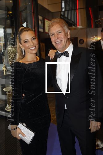Aalsmeer 28 november 2021
Premiere One de musical . Marcel Boekhoorn kwam met zijn vriendin Rebecca Cabau v Kasbergen