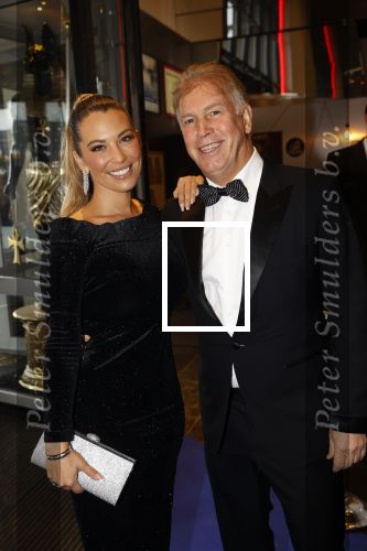 Aalsmeer 28 november 2021
Premiere One de musical . Marcel Boekhoorn kwam met zijn vriendin Rebecca Cabau v Kasbergen