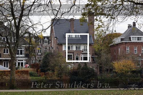 Amsterdamn 24 november 2021
Marco v Basten en zijn vrouw Liesbeth hebben hun huis aan het vondelpark verkocht voor 13.5 miljoen euro.