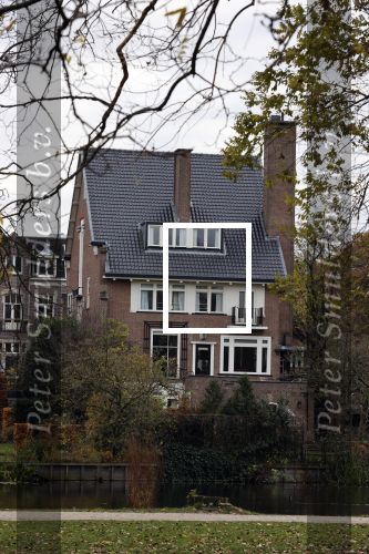 Amsterdamn 24 november 2021
Marco v Basten en zijn vrouw Liesbeth hebben hun huis aan het vondelpark verkocht voor 13.5 miljoen euro.