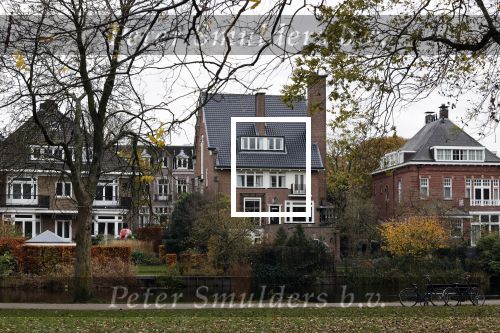 Amsterdamn 24 november 2021
Marco v Basten en zijn vrouw Liesbeth hebben hun huis aan het vondelpark verkocht voor 13.5 miljoen euro.