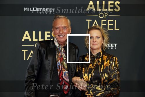 Amsterdam 1 november 2021
Premiere alles op tafel in het deLamar theater.
Martien Meiland en Erica meiland