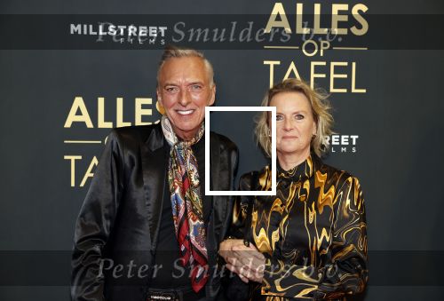 Amsterdam 1 november 2021
Premiere alles op tafel in het deLamar theater.
Martien Meiland en Erica meiland
