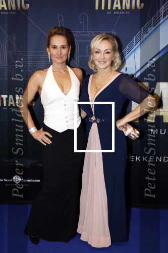 Almere 21 november 2021
Premiere van musical the Titanic in schouwburg Almere. Lone v Roosendaal en Peggy Vrijens