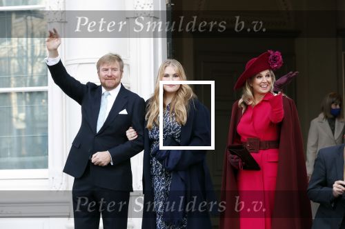 Den Haag 8 december 2021
Prinses Amalia arriveert voor de buitengewone vergadering van de Raad van State. Naast de prinses waren ook koning Willem Alexander en koningin Maxima bij de buitengewone vergadering aanwezig.
Na de vergadering ging Amalia in de tuin een boom planten.